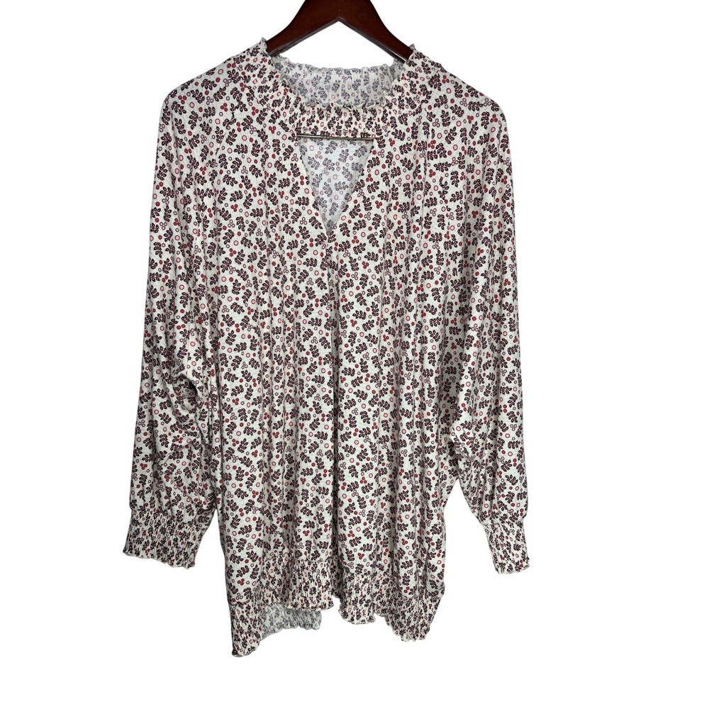 Torrid Blouse Women 5x Ivory Red Floral Smocked Keyhole Ribbed Knit Top